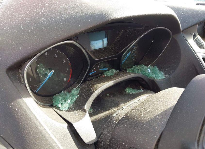 Photo 7 of 2012 Ford Focus SE (VIN 1FAHP3F24CL139257)