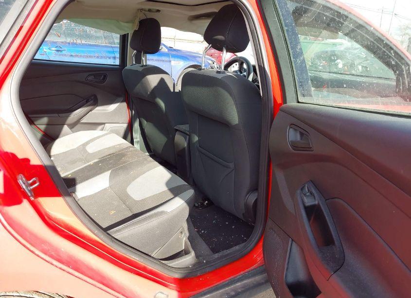 Photo 8 of 2012 Ford Focus SE (VIN 1FAHP3F24CL139257)