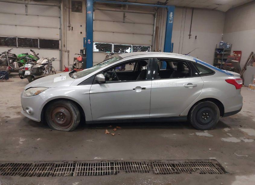 Photo 12 of 2012 Ford Focus SE (VIN 1FAHP3F24CL167978)