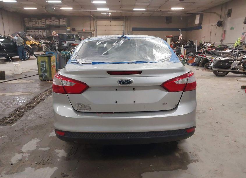 Photo 15 of 2012 Ford Focus SE (VIN 1FAHP3F24CL167978)