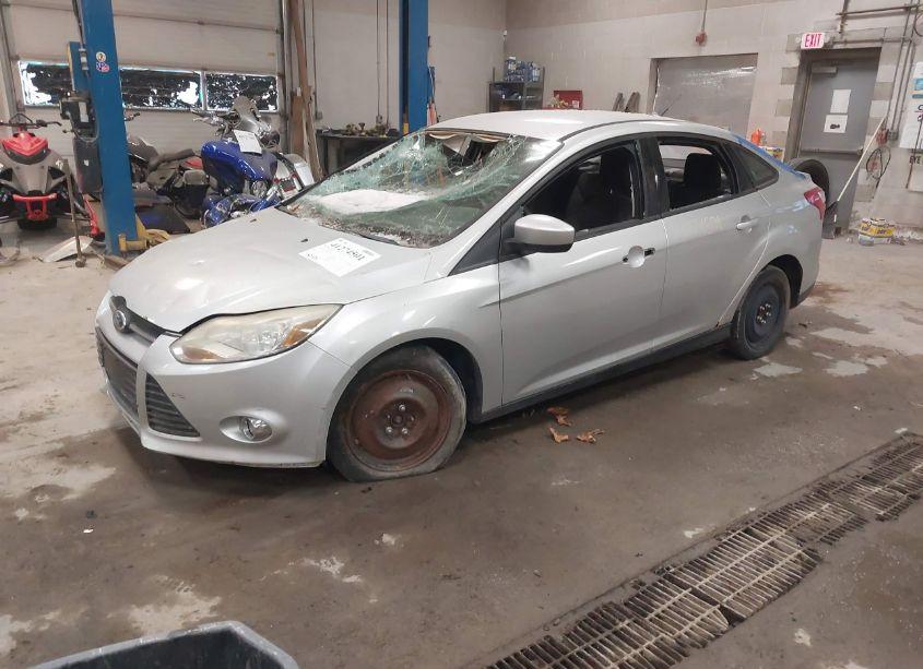 Photo 2 of 2012 Ford Focus SE (VIN 1FAHP3F24CL167978)