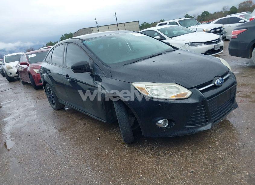 2012 Ford Focus SE (VIN 1FAHP3F24CL174400) main photo