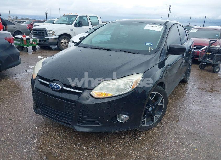 Photo 2 of 2012 Ford Focus SE (VIN 1FAHP3F24CL174400)