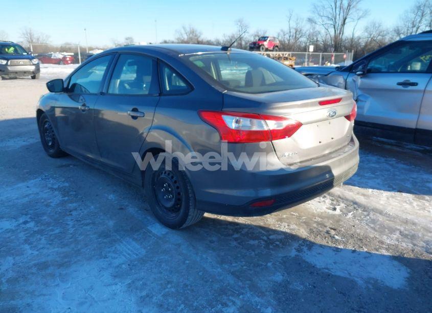 Photo 3 of 2012 Ford Focus (VIN 1FAHP3F24CL175496)