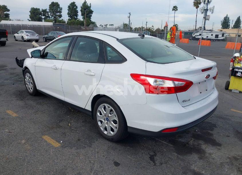 Photo 3 of 2012 Ford Focus SE (VIN 1FAHP3F24CL227645)