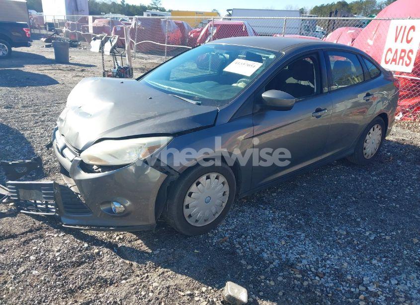 Photo 2 of 2012 Ford Focus SE (VIN 1FAHP3F24CL231078)
