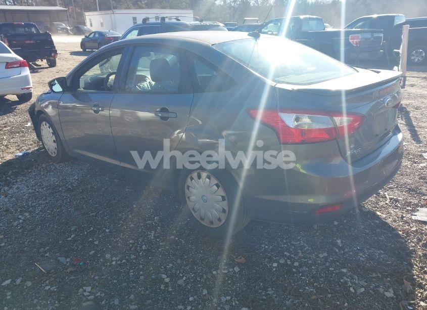 Photo 3 of 2012 Ford Focus SE (VIN 1FAHP3F24CL231078)