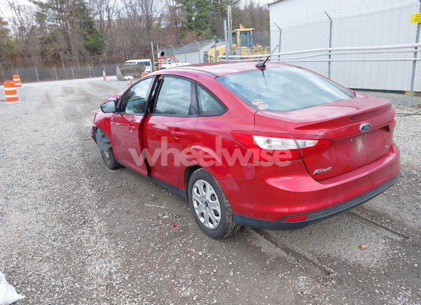 Photo 3 of 2012 Ford Focus SE (VIN 1FAHP3F24CL242372)