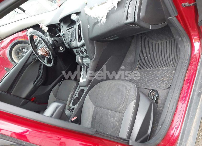 Photo 5 of 2012 Ford Focus SE (VIN 1FAHP3F24CL242372)