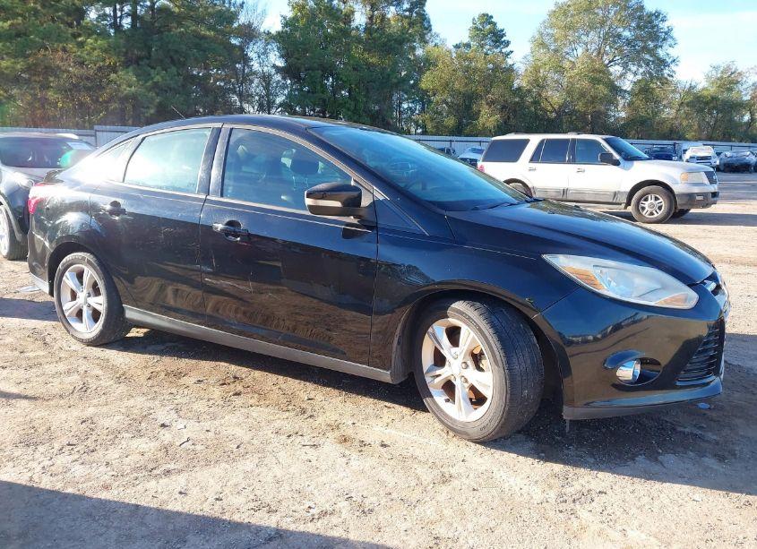 2012 Ford Focus SE (VIN 1FAHP3F24CL256160) main photo