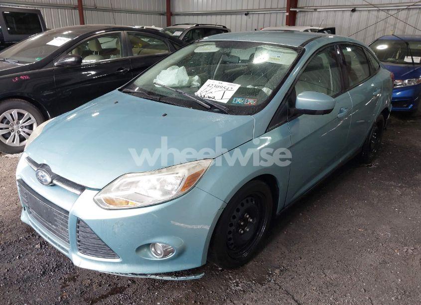 Photo 2 of 2012 Ford Focus SE (VIN 1FAHP3F24CL260001)
