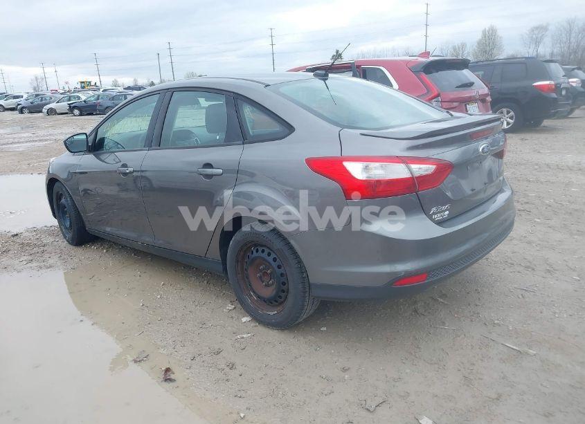 Photo 3 of 2012 Ford Focus SE (VIN 1FAHP3F24CL262315)