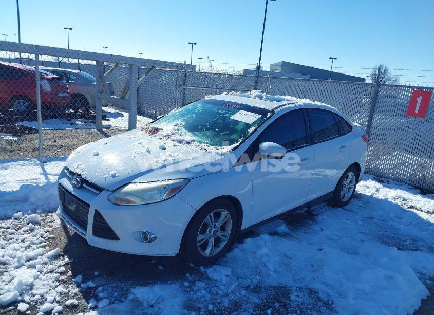 Photo 2 of 2012 Ford Focus SE (VIN 1FAHP3F24CL263108)