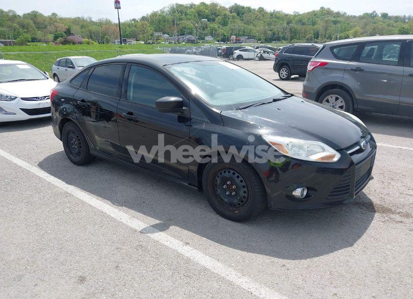 2012 Ford Focus SE (VIN 1FAHP3F24CL275128) main photo