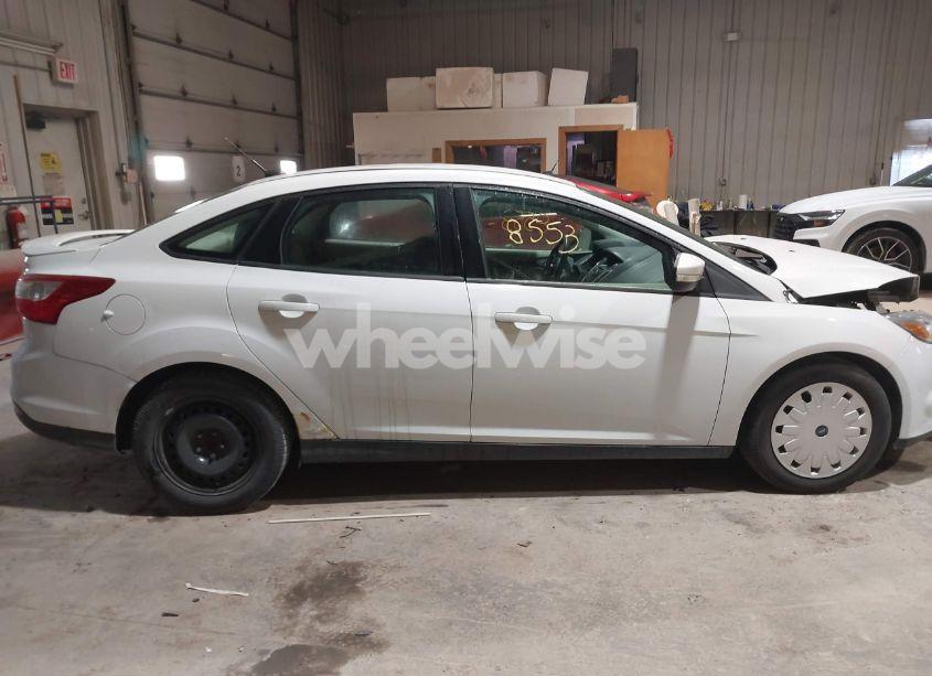Photo 13 of 2012 Ford Focus SE (VIN 1FAHP3F24CL313957)