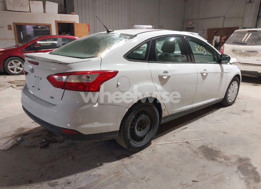 Photo 4 of 2012 Ford Focus SE (VIN 1FAHP3F24CL313957)