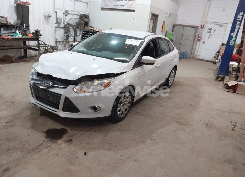 Photo 2 of 2012 Ford Focus SE (VIN 1FAHP3F24CL353374)