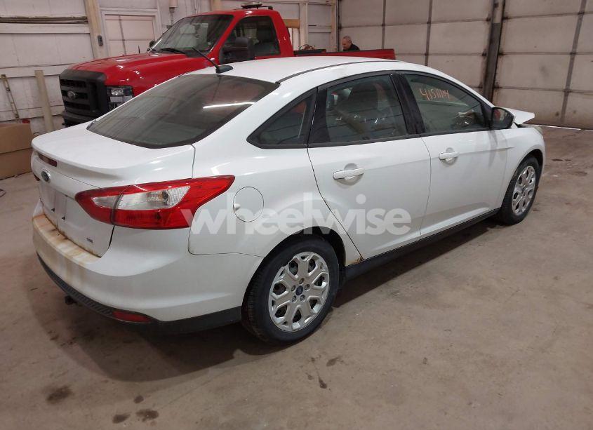 Photo 4 of 2012 Ford Focus SE (VIN 1FAHP3F24CL353374)
