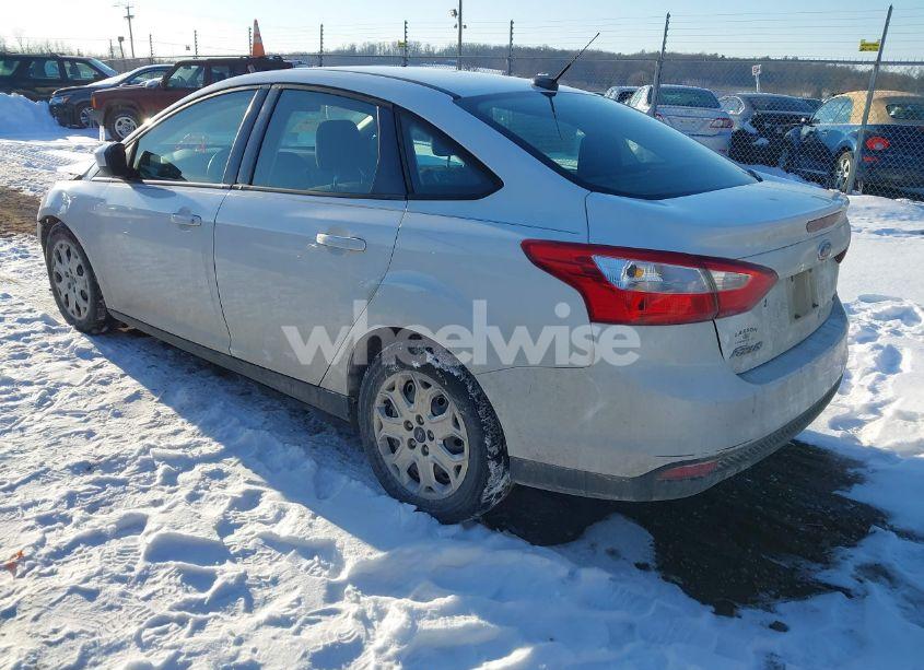 Photo 3 of 2012 Ford Focus SE (VIN 1FAHP3F24CL371647)