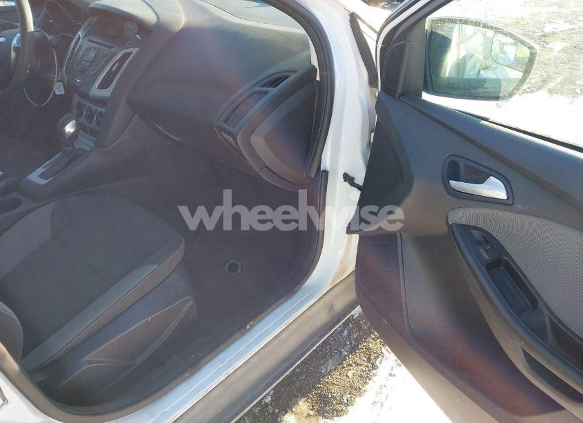 Photo 5 of 2012 Ford Focus SE (VIN 1FAHP3F24CL371647)