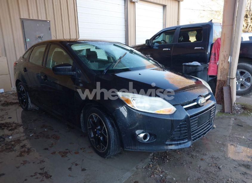 2012 Ford Focus SE (VIN 1FAHP3F24CL380932) main photo