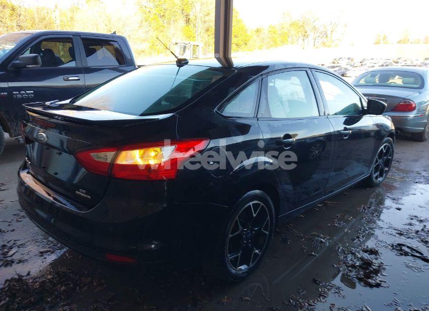 Photo 4 of 2012 Ford Focus SE (VIN 1FAHP3F24CL380932)