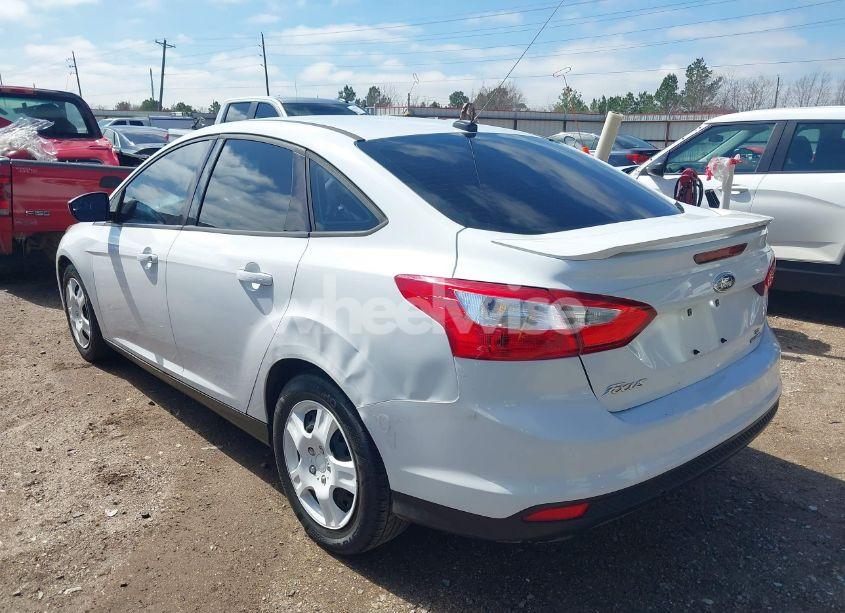 Photo 3 of 2012 Ford Focus SE (VIN 1FAHP3F24CL381854)