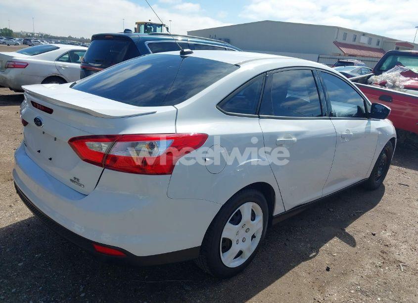 Photo 4 of 2012 Ford Focus SE (VIN 1FAHP3F24CL381854)