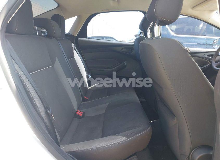 Photo 8 of 2012 Ford Focus SE (VIN 1FAHP3F24CL381854)