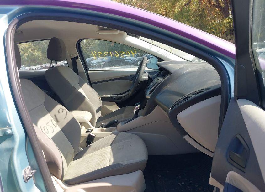 Photo 5 of 2012 Ford Focus SE (VIN 1FAHP3F24CL382079)