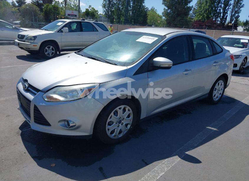 Photo 2 of 2012 Ford Focus SE (VIN 1FAHP3F24CL398041)