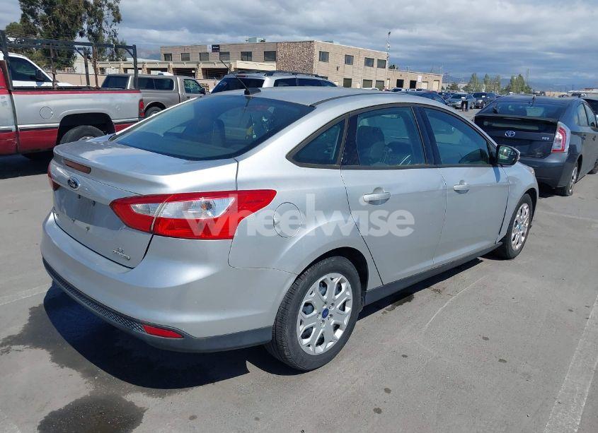 Photo 4 of 2012 Ford Focus SE (VIN 1FAHP3F24CL398041)