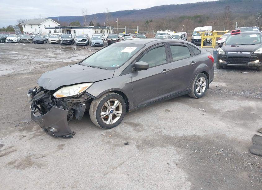Photo 2 of 2012 Ford Focus SE (VIN 1FAHP3F24CL408888)