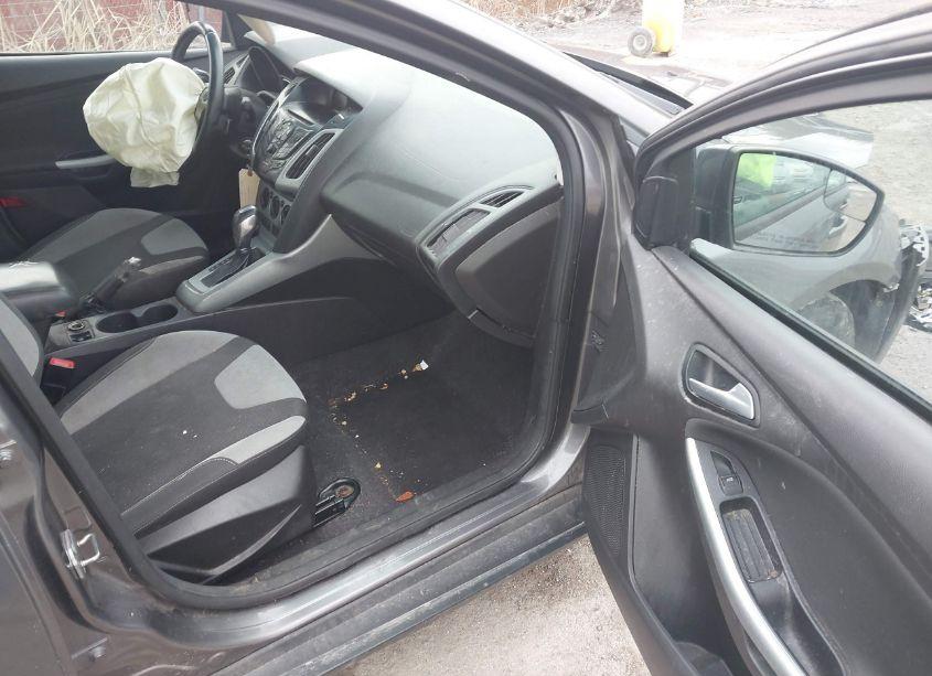 Photo 5 of 2012 Ford Focus SE (VIN 1FAHP3F24CL408888)