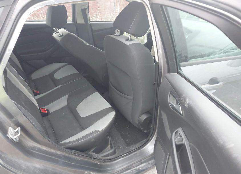 Photo 8 of 2012 Ford Focus SE (VIN 1FAHP3F24CL408888)