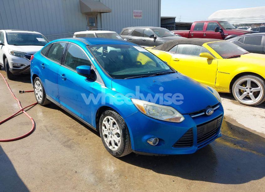 2012 Ford Focus SE (VIN 1FAHP3F24CL415176) main photo