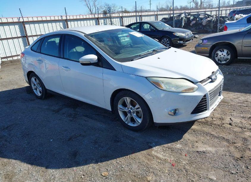 2012 Ford Focus SE (VIN 1FAHP3F24CL423312) main photo