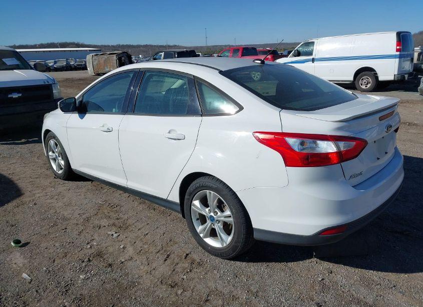 Photo 3 of 2012 Ford Focus SE (VIN 1FAHP3F24CL423312)