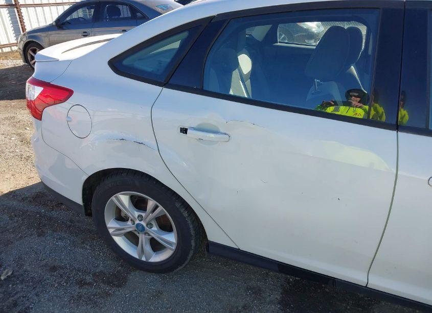 Photo 6 of 2012 Ford Focus SE (VIN 1FAHP3F24CL423312)