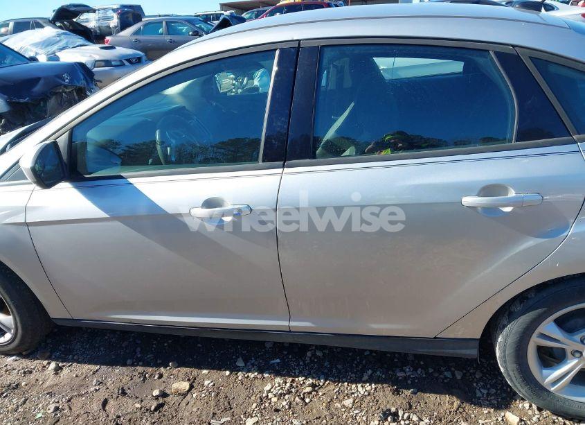 Photo 15 of 2012 Ford Focus SE (VIN 1FAHP3F24CL436853)