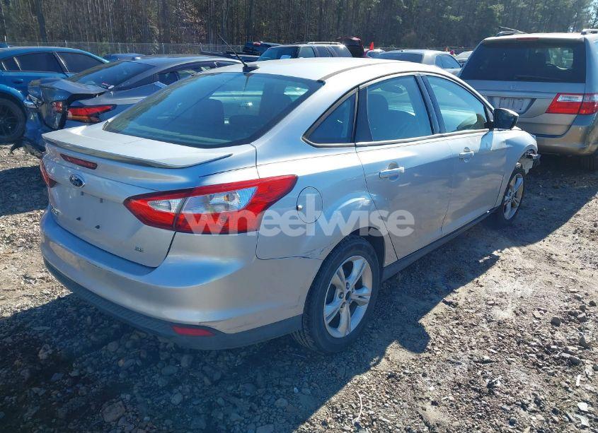 Photo 4 of 2012 Ford Focus SE (VIN 1FAHP3F24CL436853)