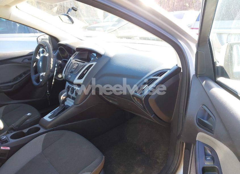 Photo 5 of 2012 Ford Focus SE (VIN 1FAHP3F24CL436853)