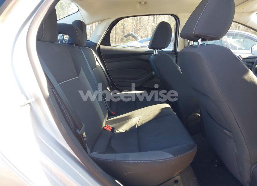 Photo 8 of 2012 Ford Focus SE (VIN 1FAHP3F24CL436853)