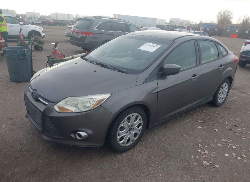 Photo 2 of 2012 Ford Focus SE (VIN 1FAHP3F24CL456729)