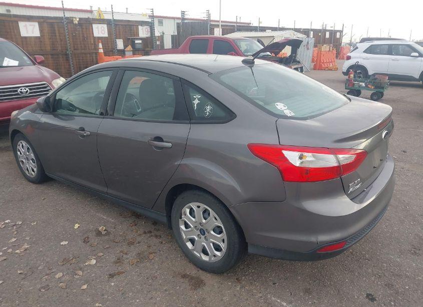 Photo 3 of 2012 Ford Focus SE (VIN 1FAHP3F24CL456729)