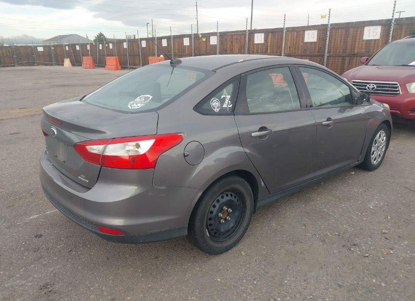 Photo 4 of 2012 Ford Focus SE (VIN 1FAHP3F24CL456729)