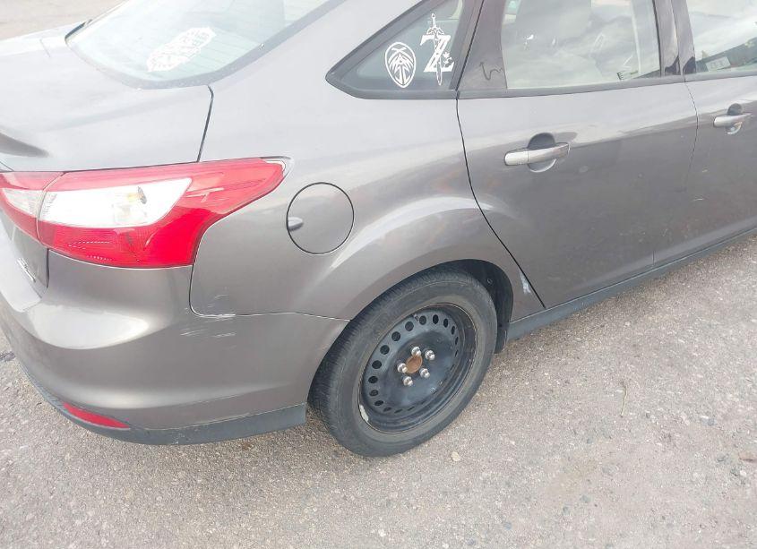 Photo 6 of 2012 Ford Focus SE (VIN 1FAHP3F24CL456729)