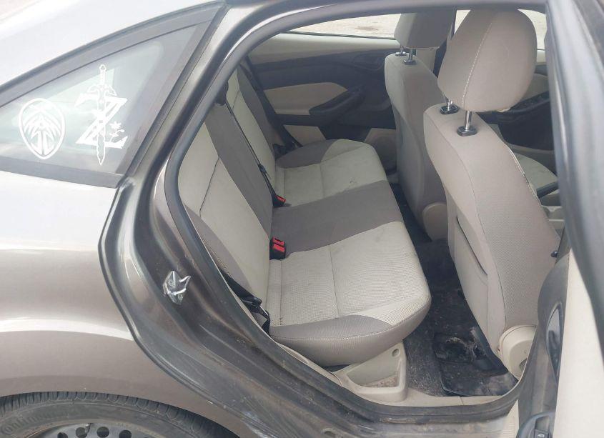 Photo 8 of 2012 Ford Focus SE (VIN 1FAHP3F24CL456729)