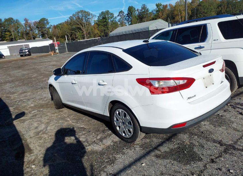 Photo 3 of 2012 Ford Focus SE (VIN 1FAHP3F24CL457086)