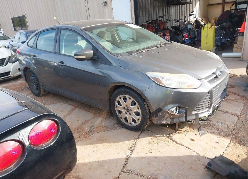 2012 Ford Focus SE (VIN 1FAHP3F24CL461770) main photo